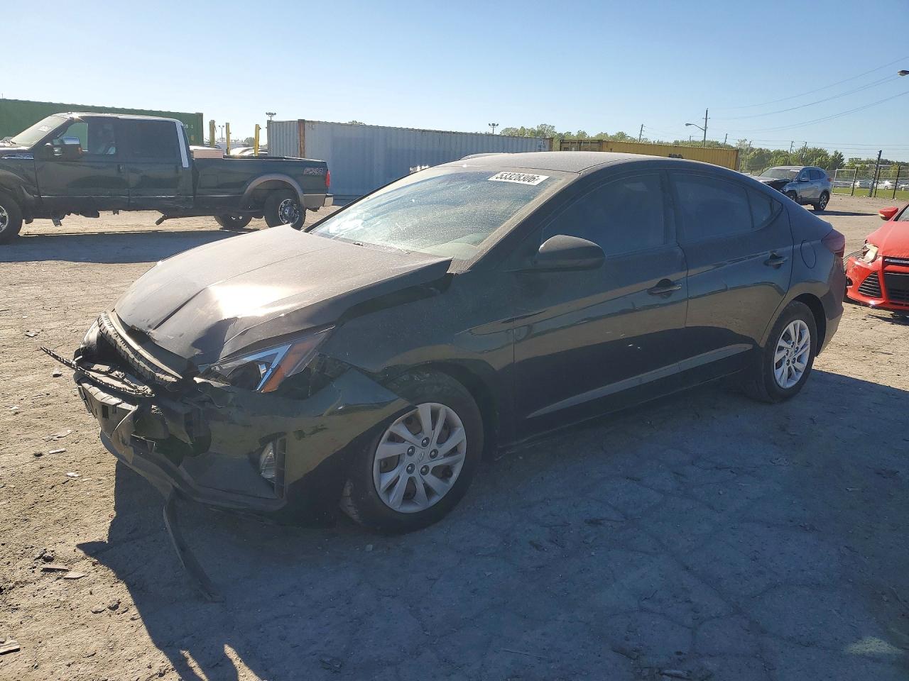 Salvage Hyundai ELANTRA Image