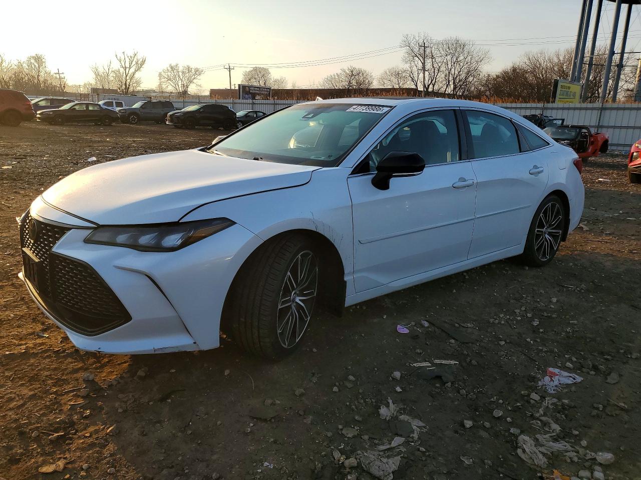 Salvage Toyota Avalon Image