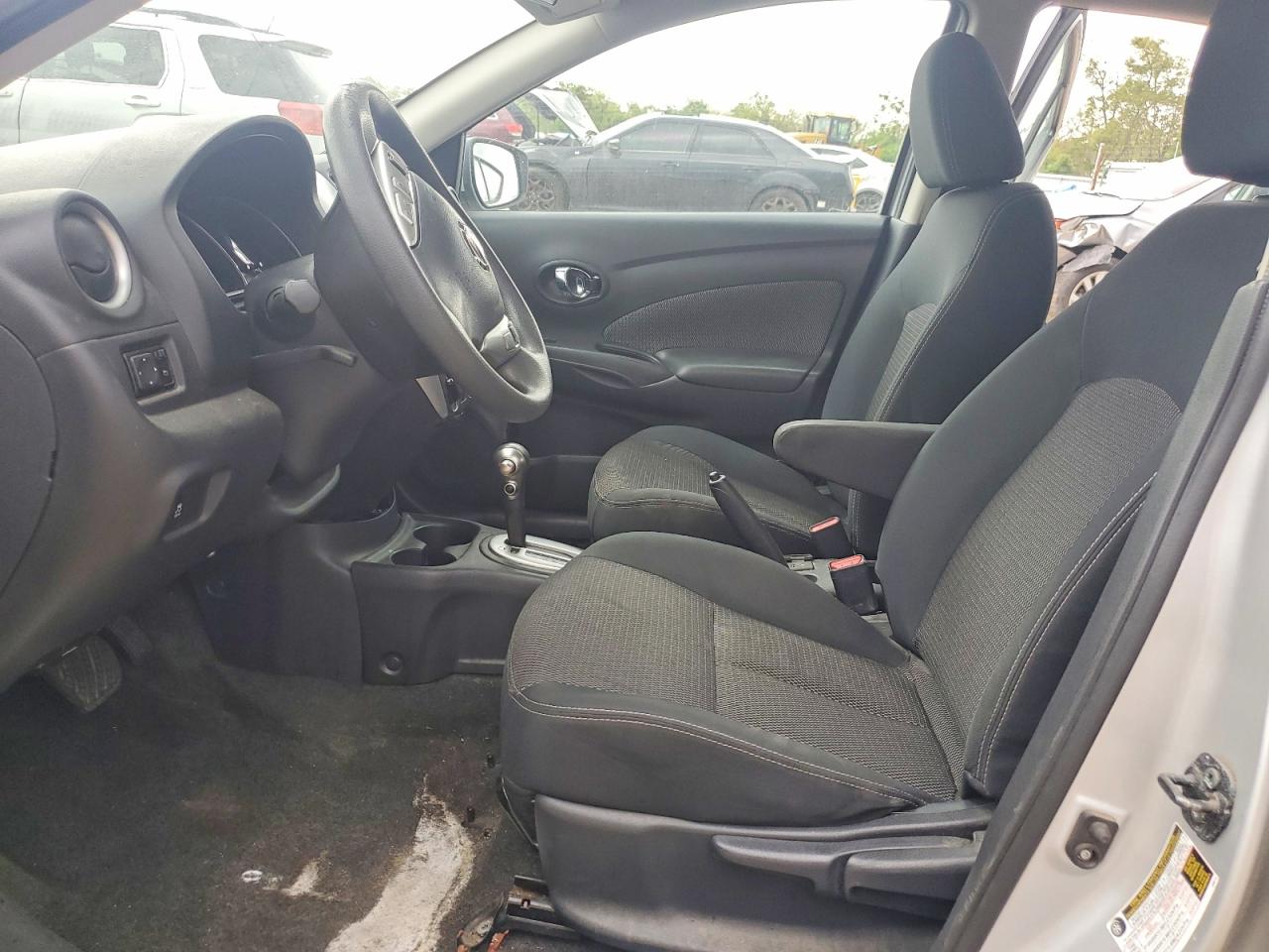 Nissan Versa 1.6 Sv