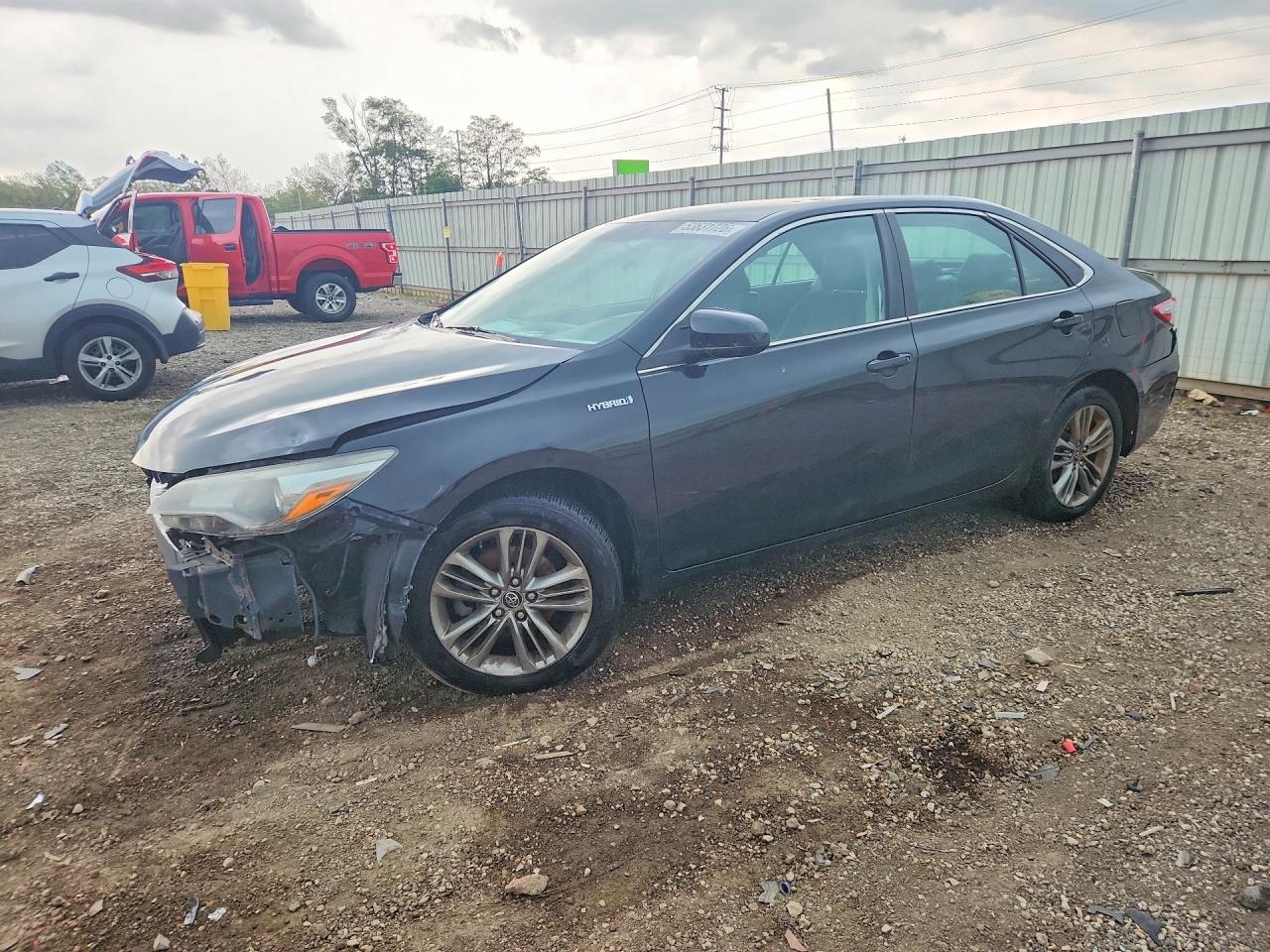 Salvage Toyota Camry Image