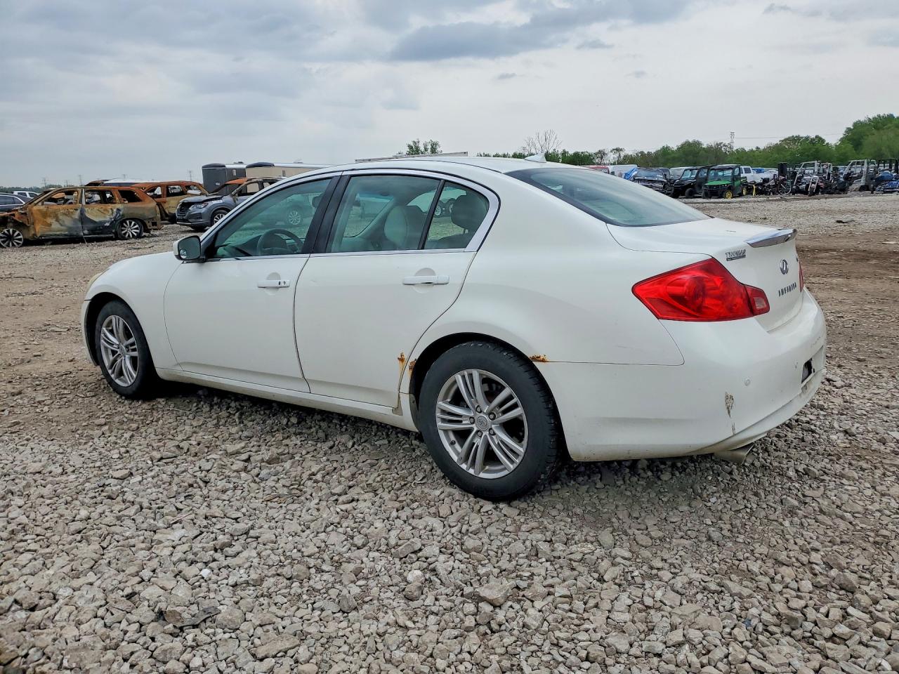 INFINITI G37 X