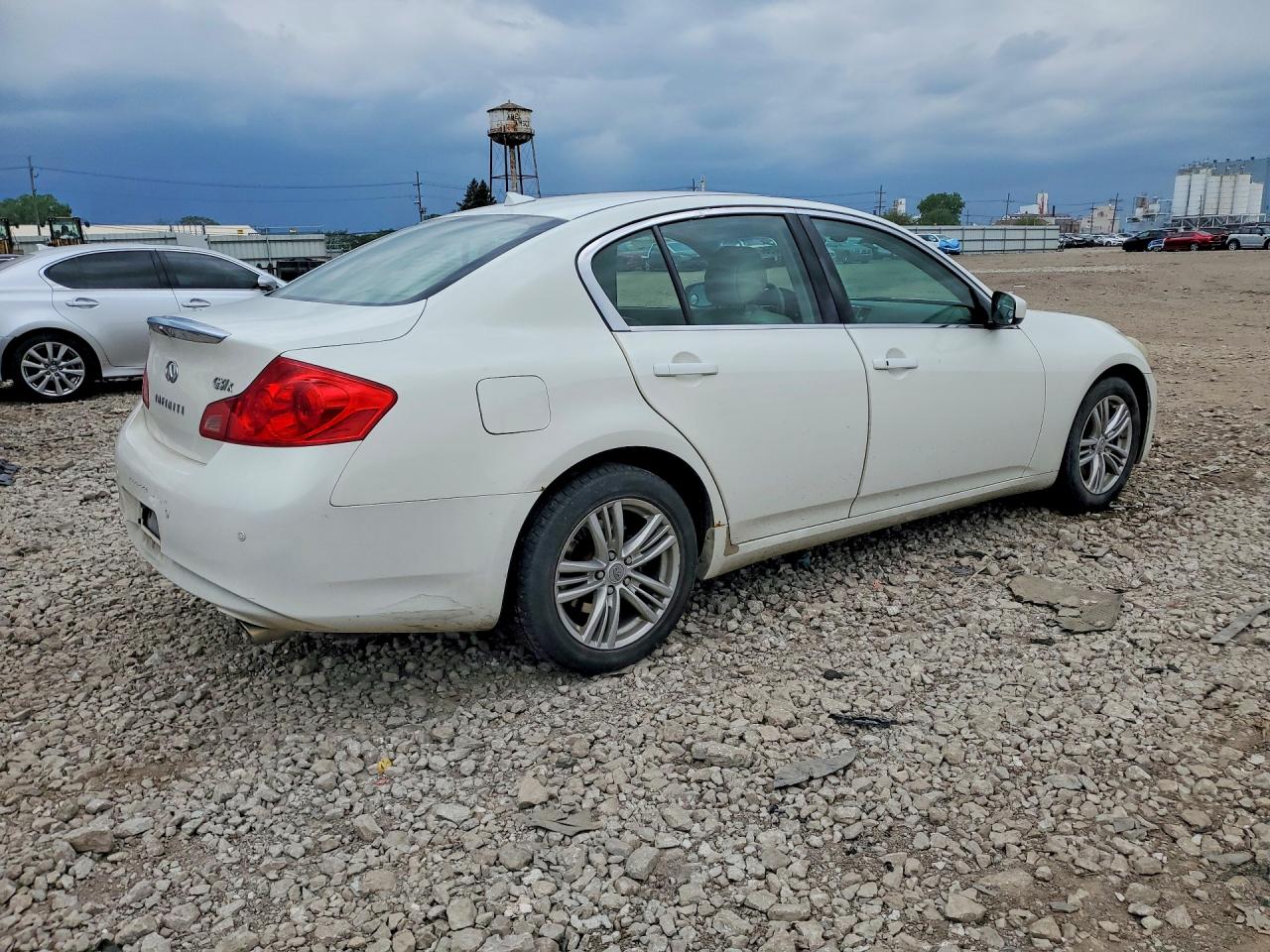 INFINITI G37 X