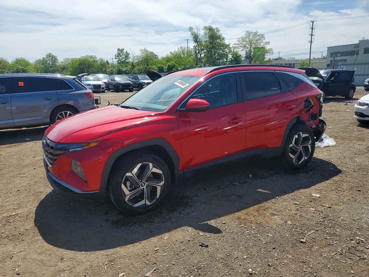 Salvage Hyundai TUCSON Image