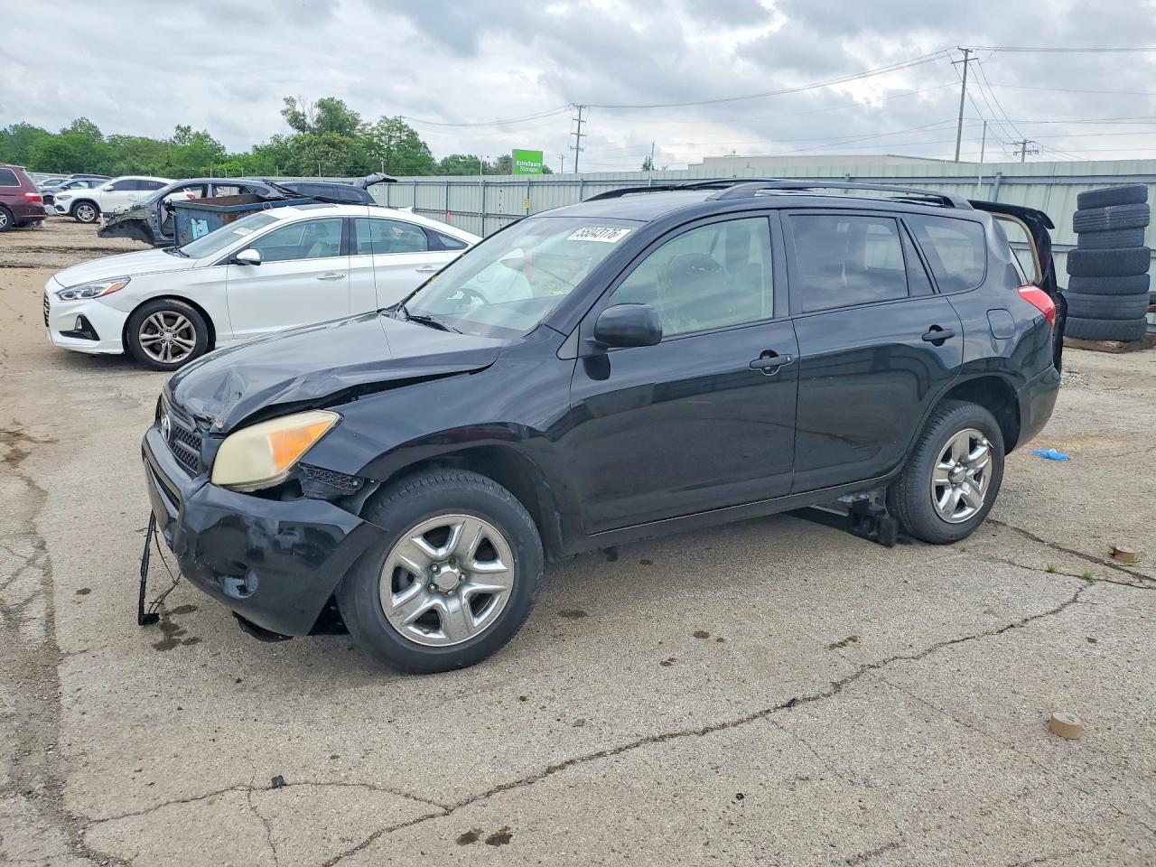 Salvage Toyota RAV4 Image