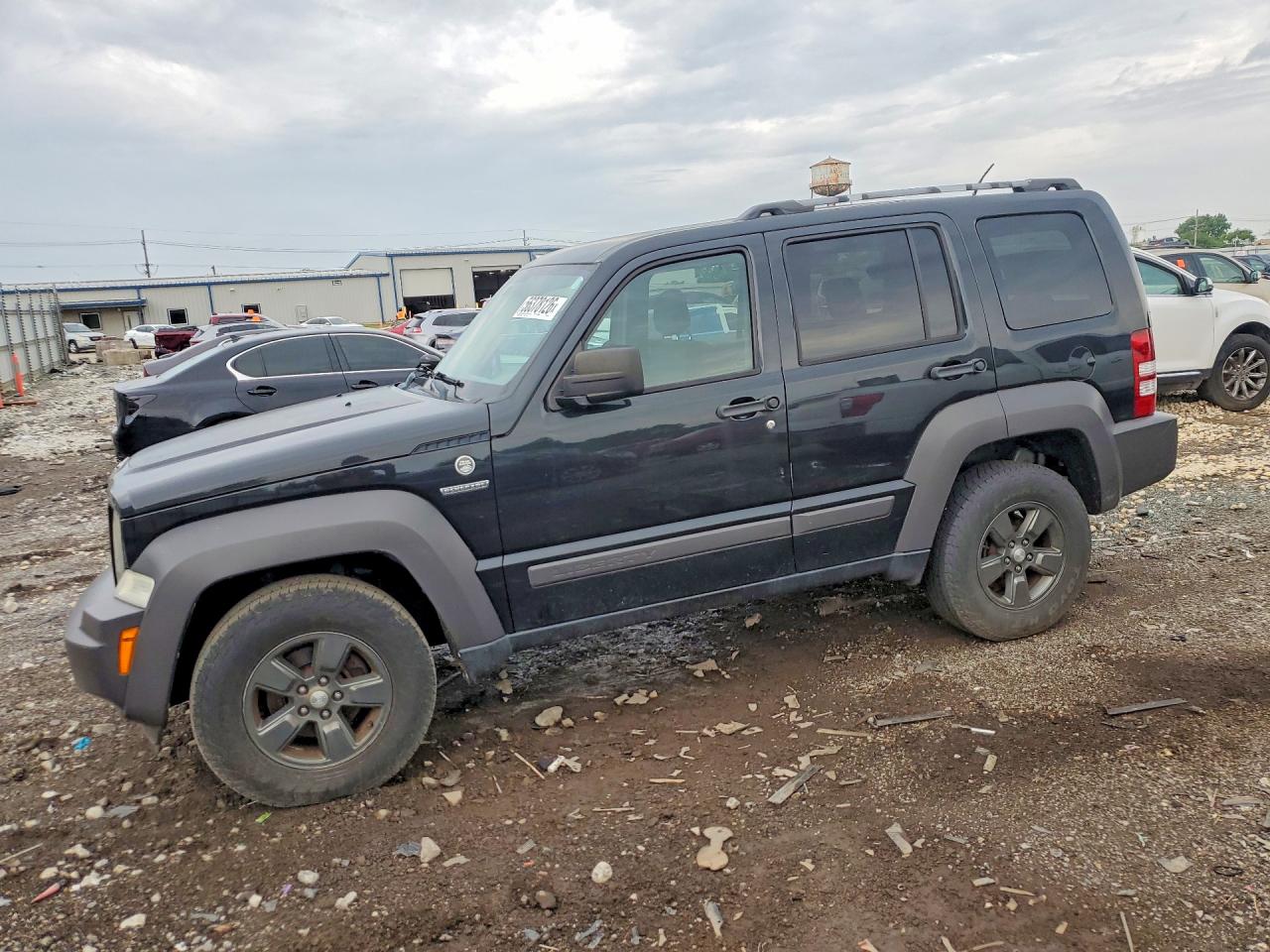 Salvage Jeep Liberty Image