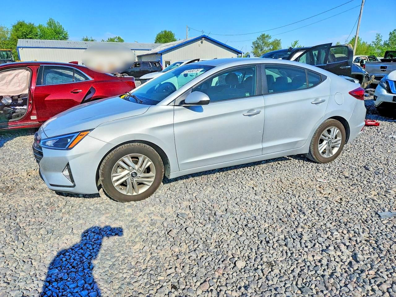 Salvage Hyundai ELANTRA Image