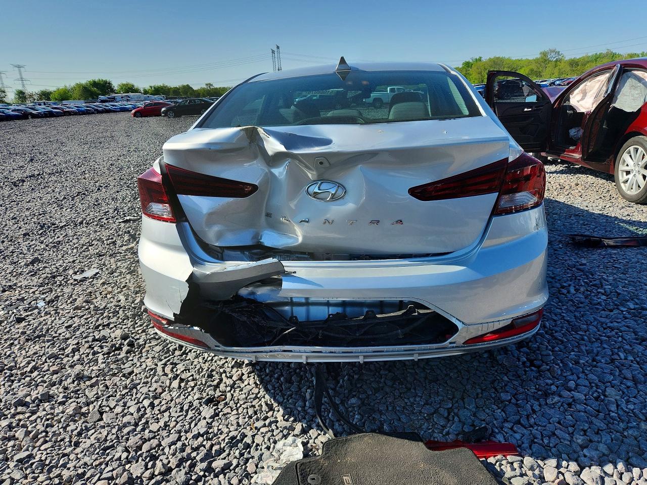 Hyundai ELANTRA Sel