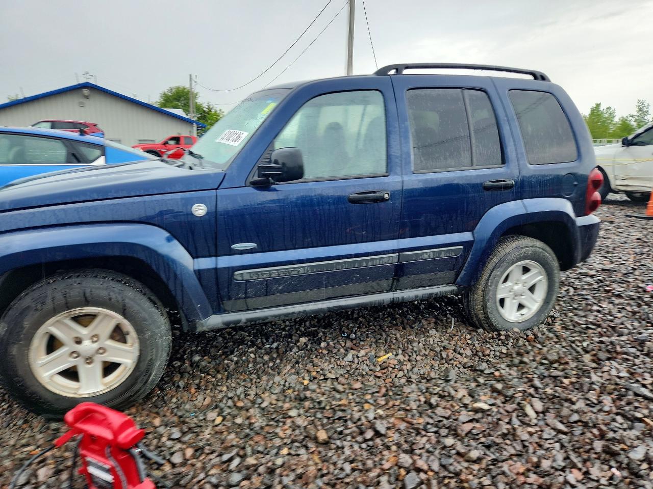 Salvage Jeep Liberty Image