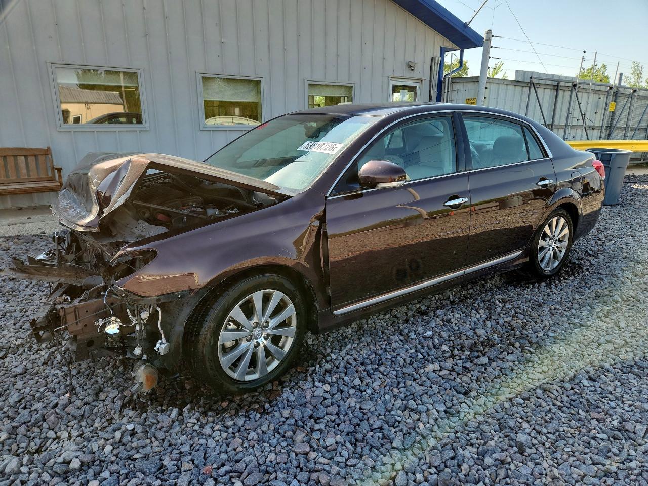 Salvage Toyota Avalon Image