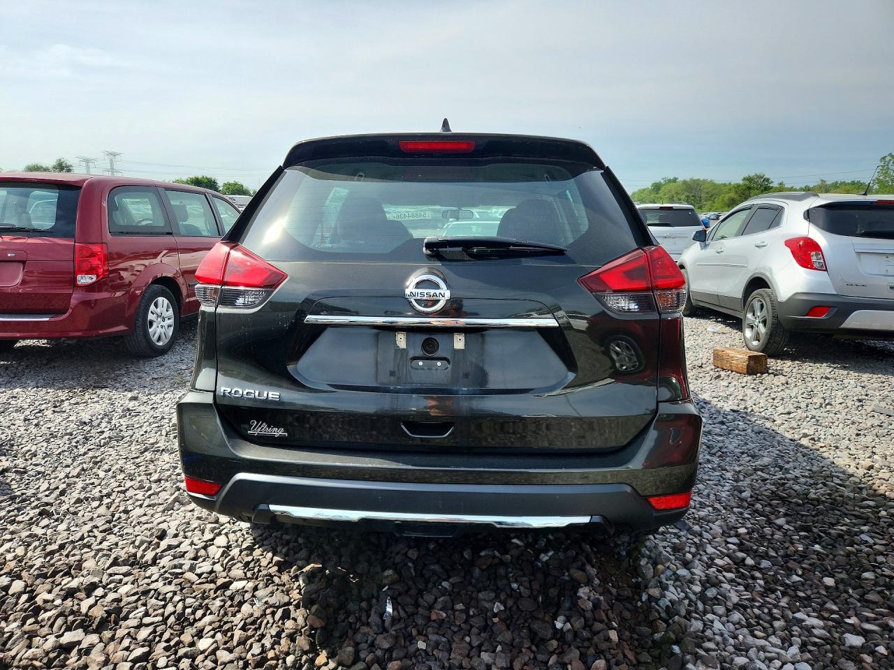Nissan Rogue S
