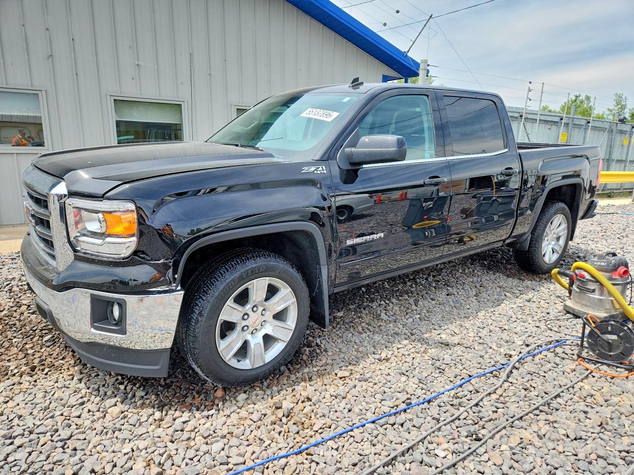 Salvage GMC Sierra Image