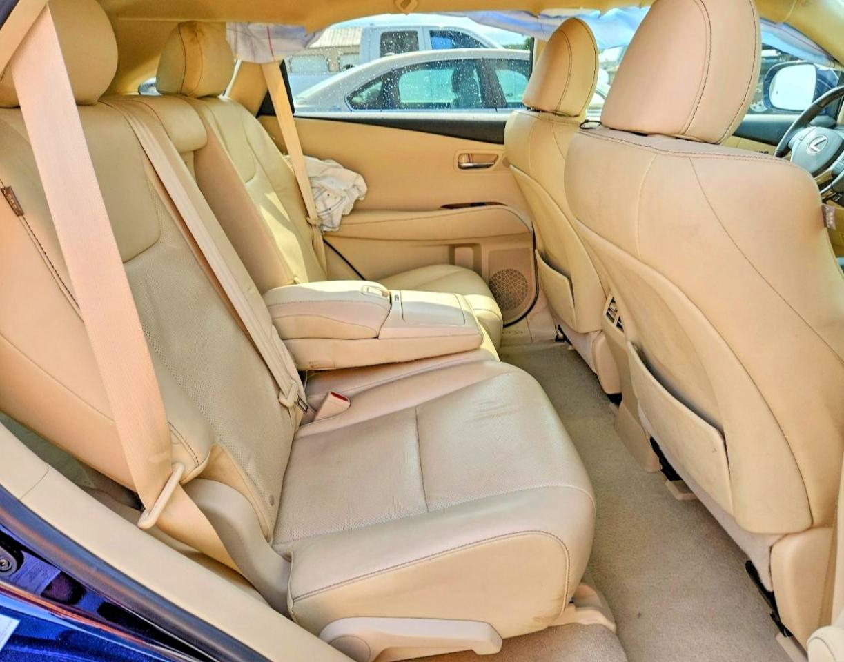 Lexus RX Base