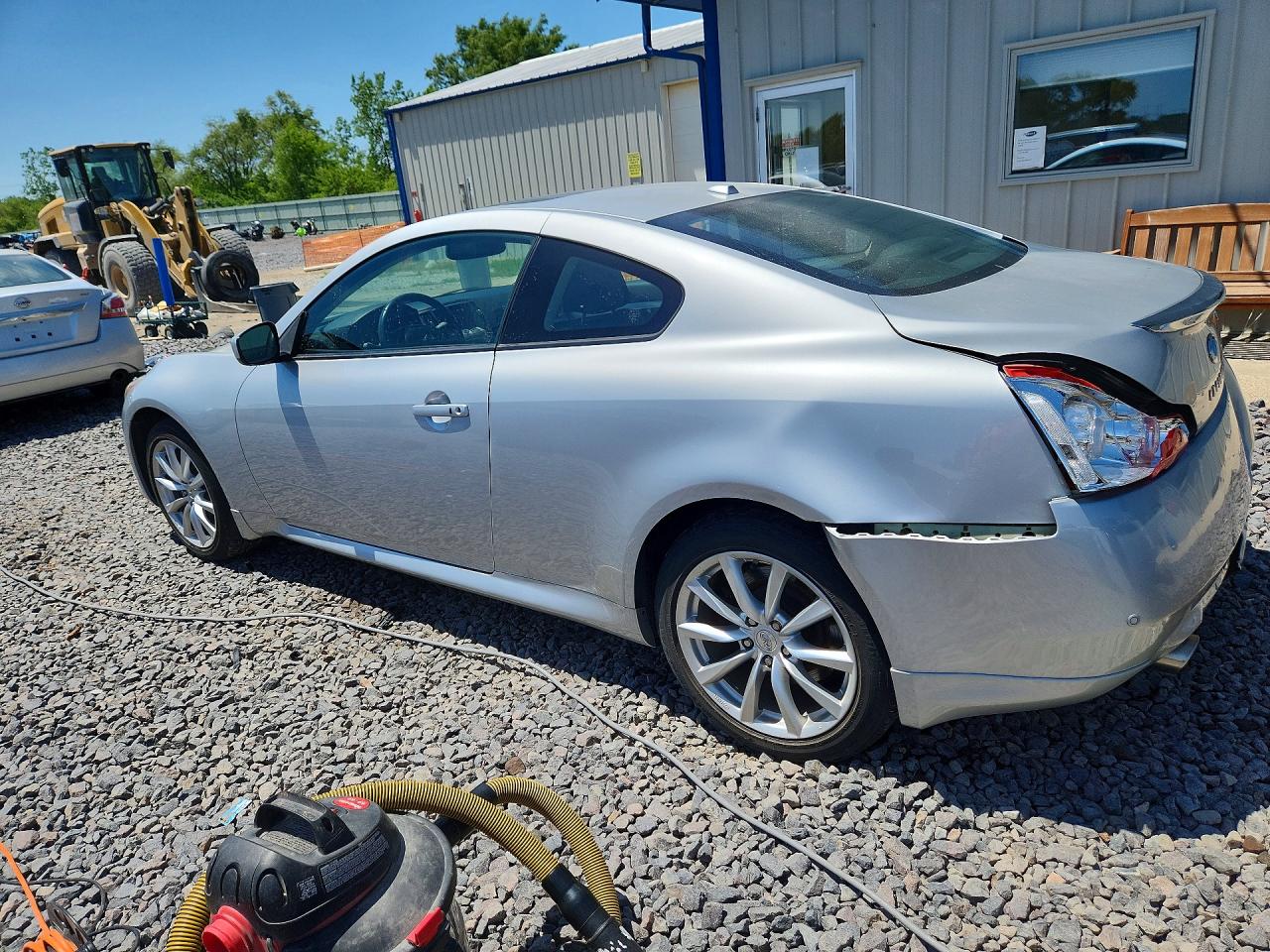INFINITI G37 X