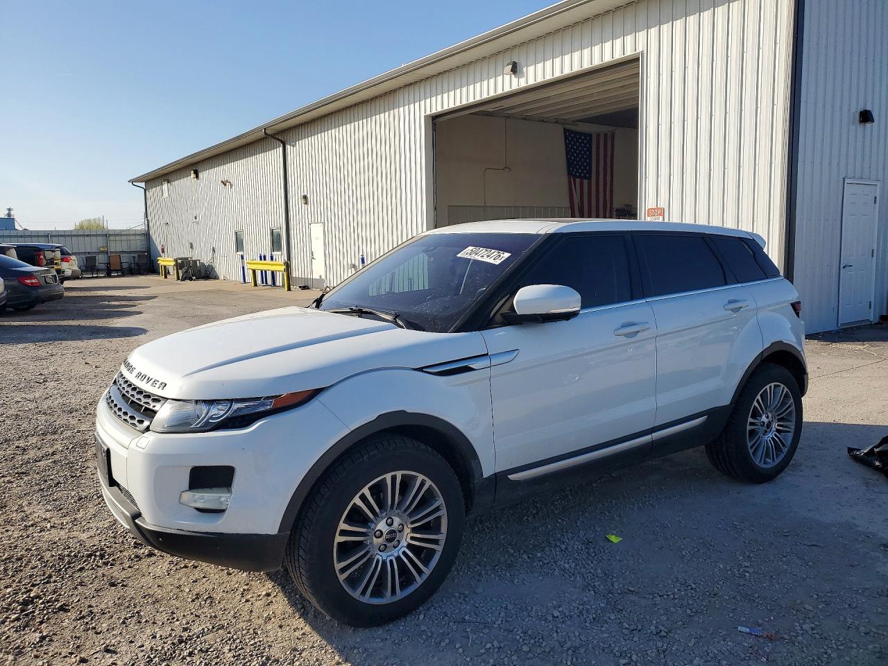 Salvage Land Rover Range Rover Image