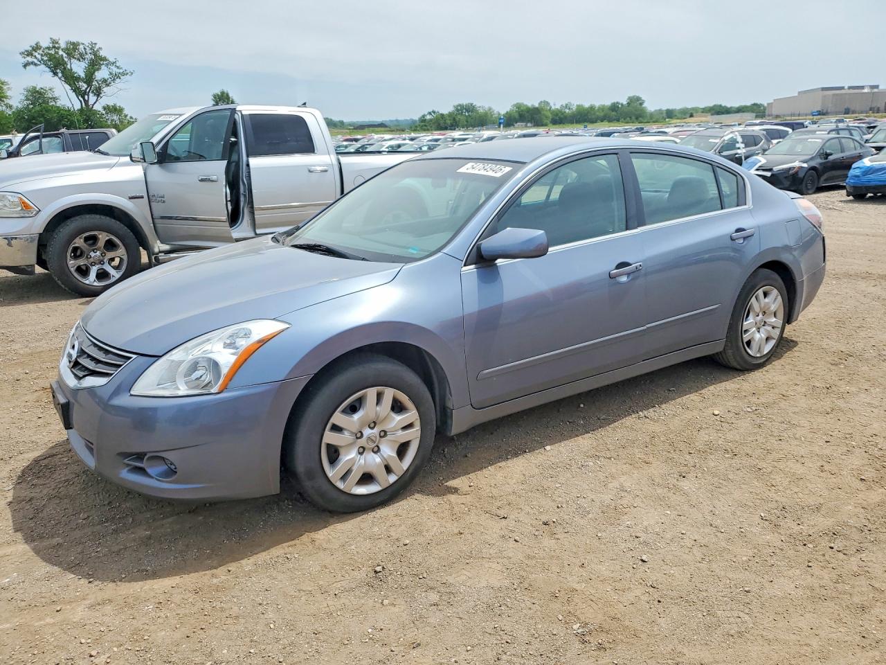 Salvage Nissan Altima Image