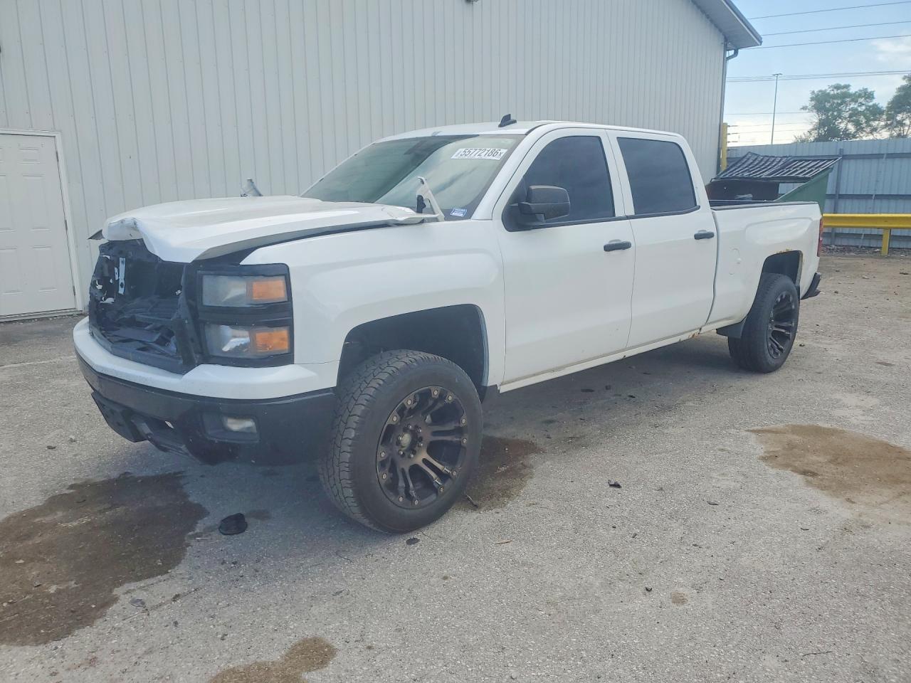 Salvage Chevrolet Silverado Image