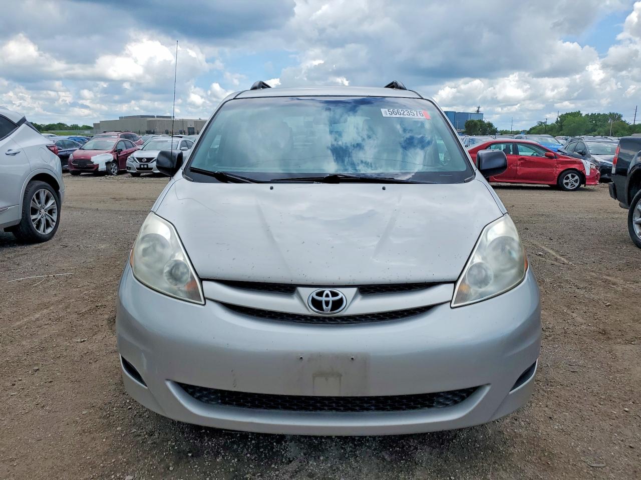 Toyota Sienna Le 8-passenger
