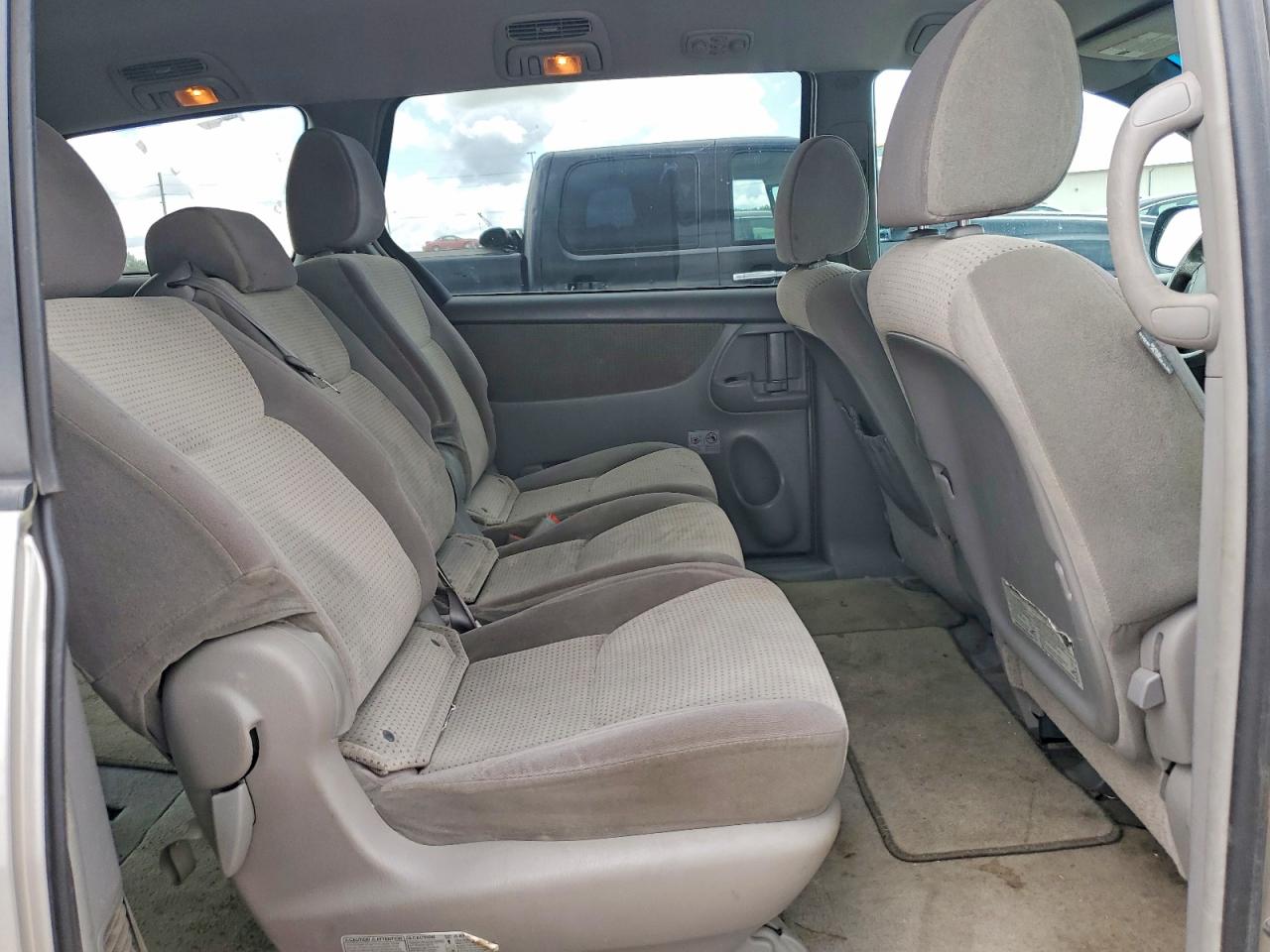 Toyota Sienna Le 8-passenger