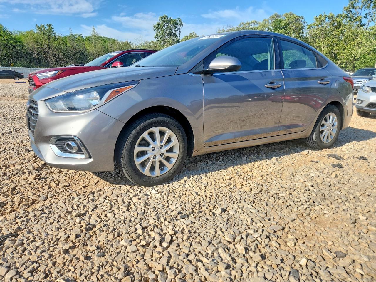 Salvage Hyundai ACCENT Image