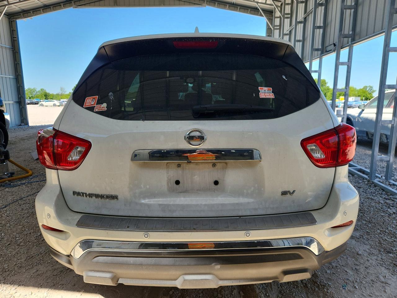 Nissan Pathfinder Sv