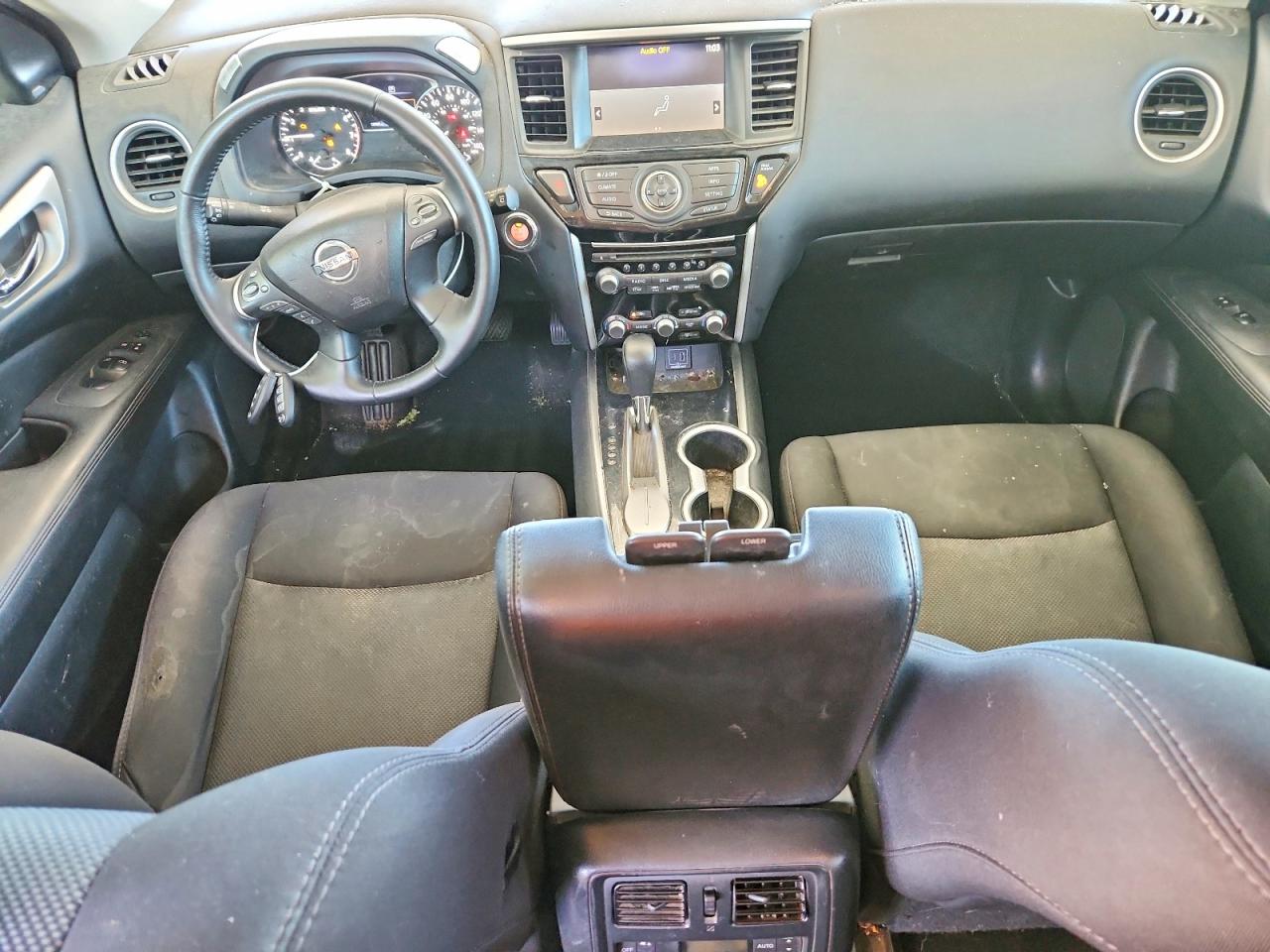 Nissan Pathfinder Sv