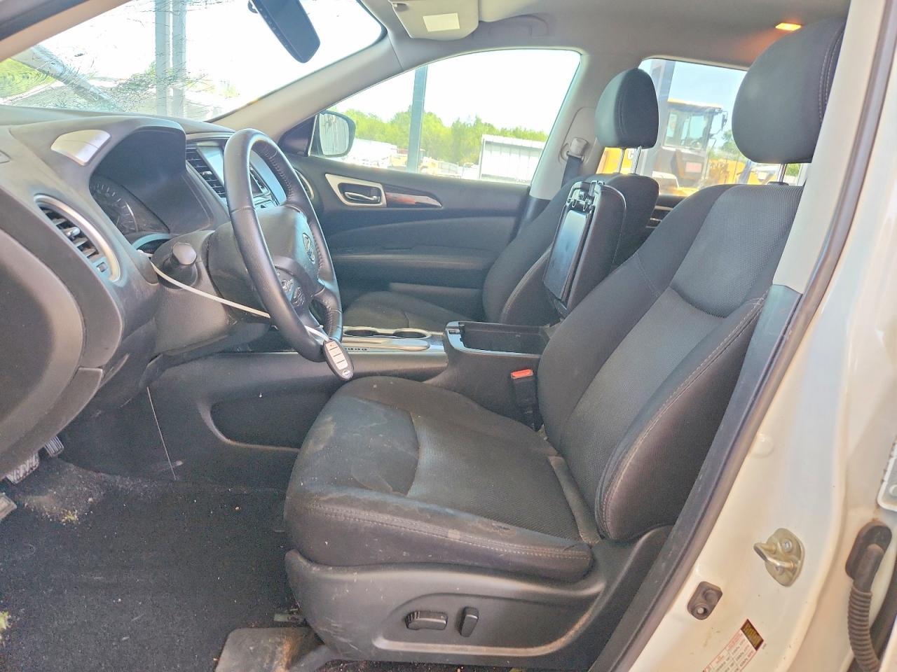 Nissan Pathfinder Sv
