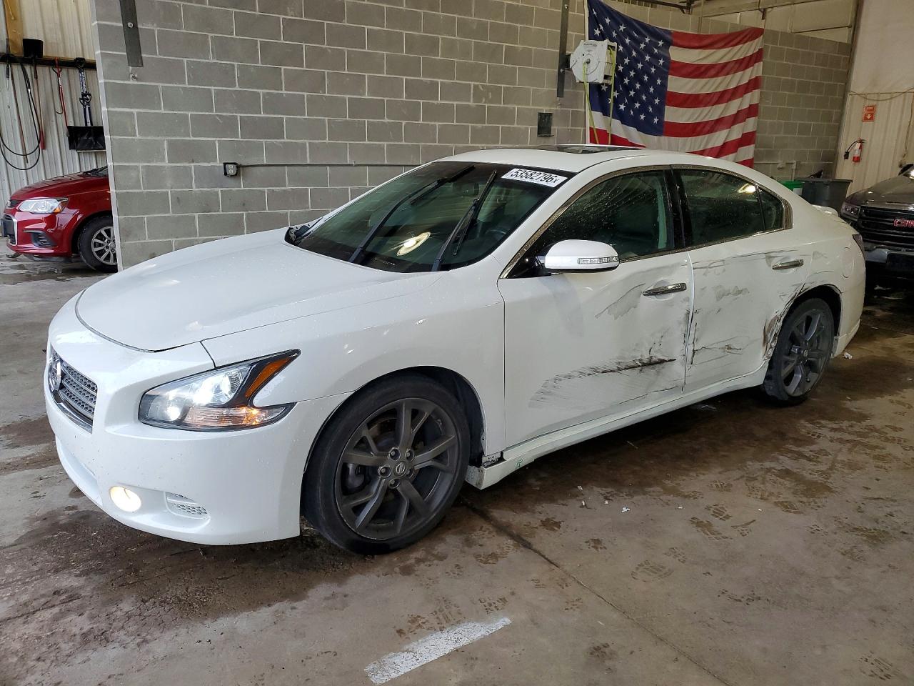 Salvage Nissan Maxima Image