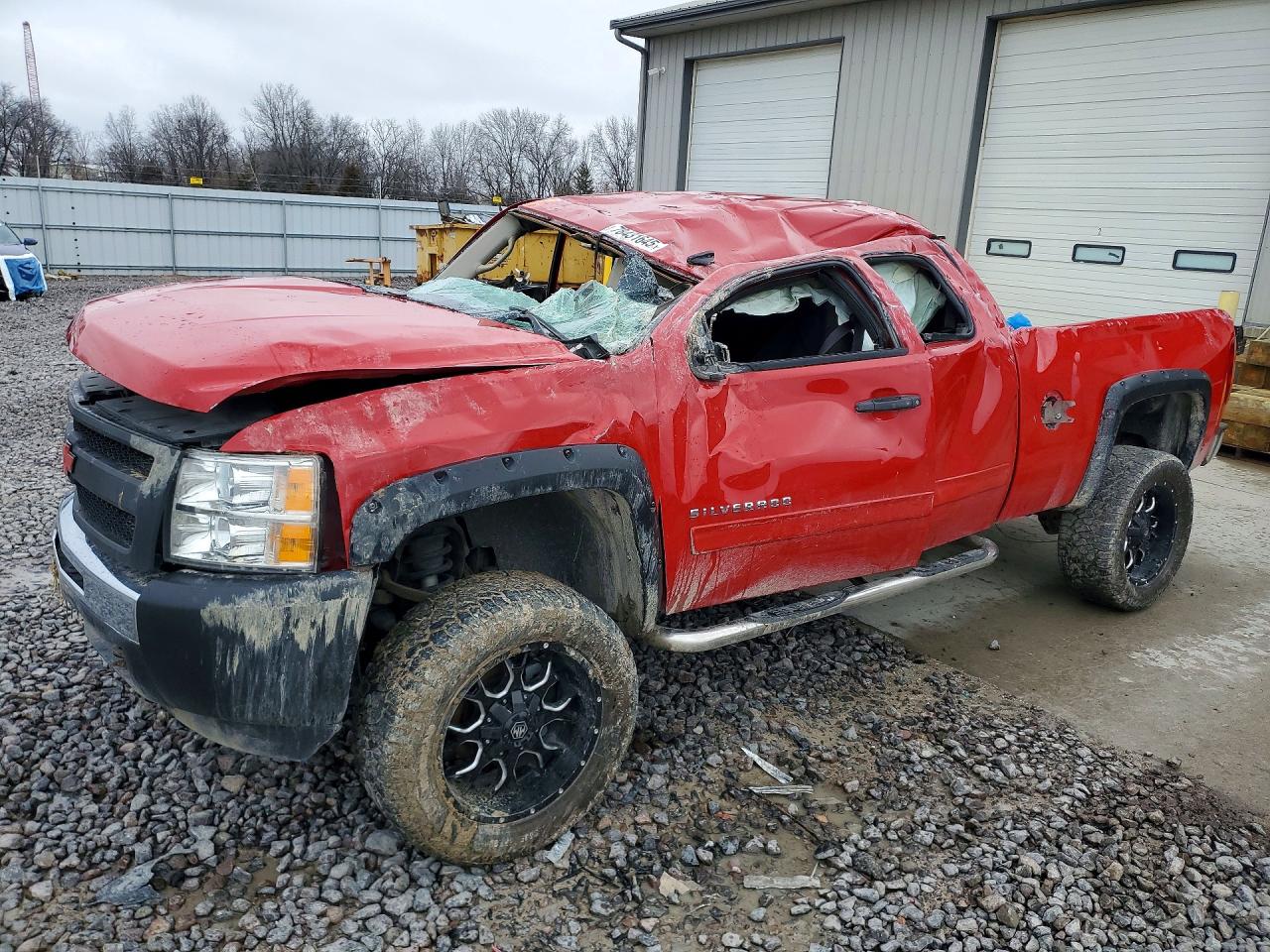 Salvage Chevrolet Silverado Image