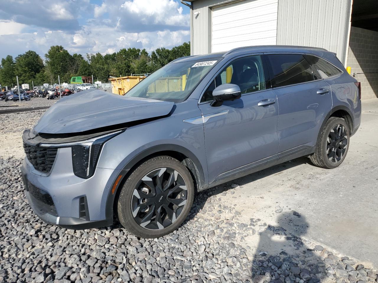 Salvage Kia Sorento Image