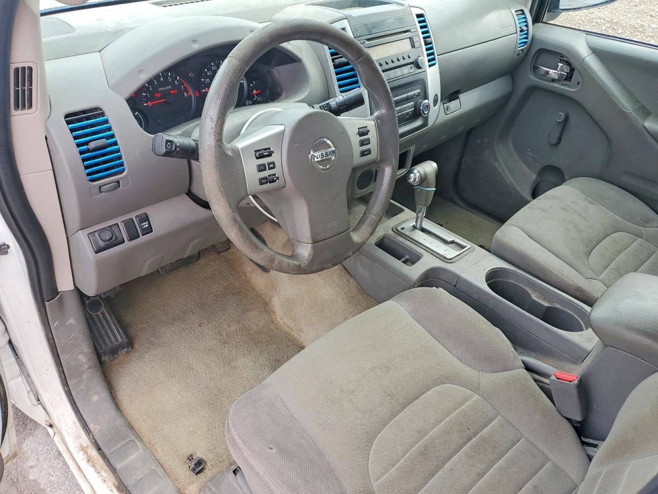 Nissan Frontier S