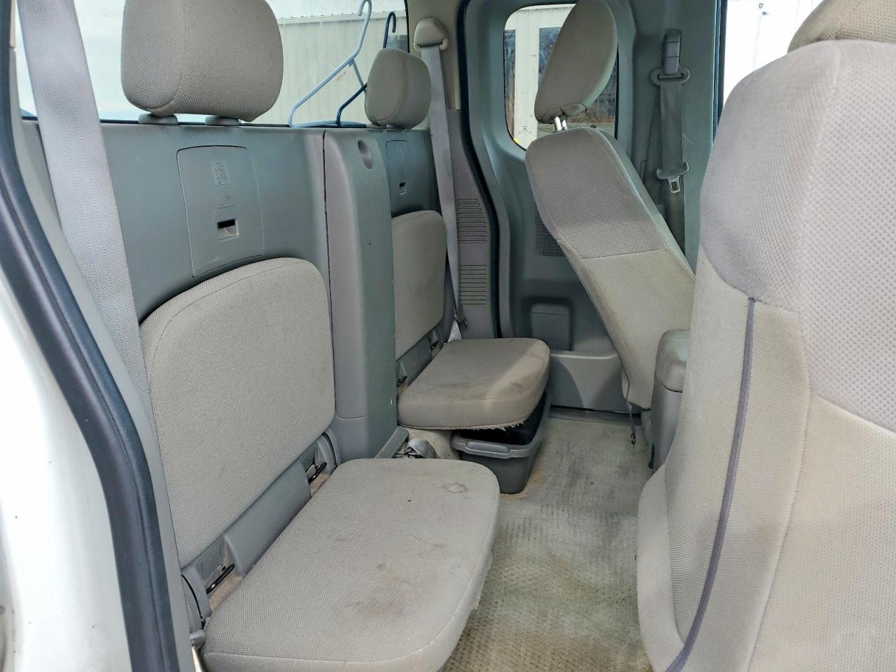 Nissan Frontier S
