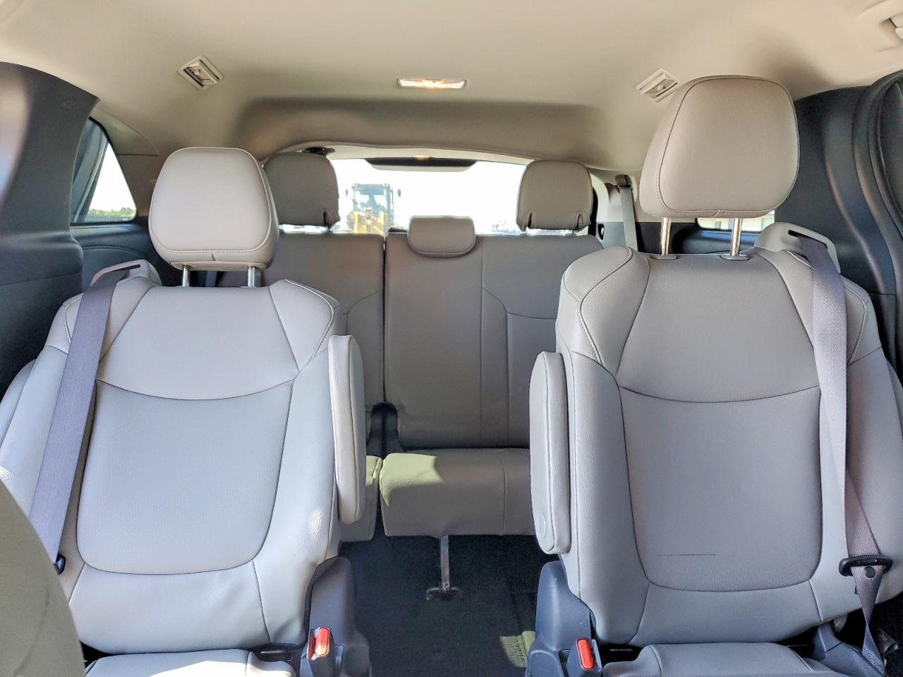 Toyota Sienna Xle 7-passenger