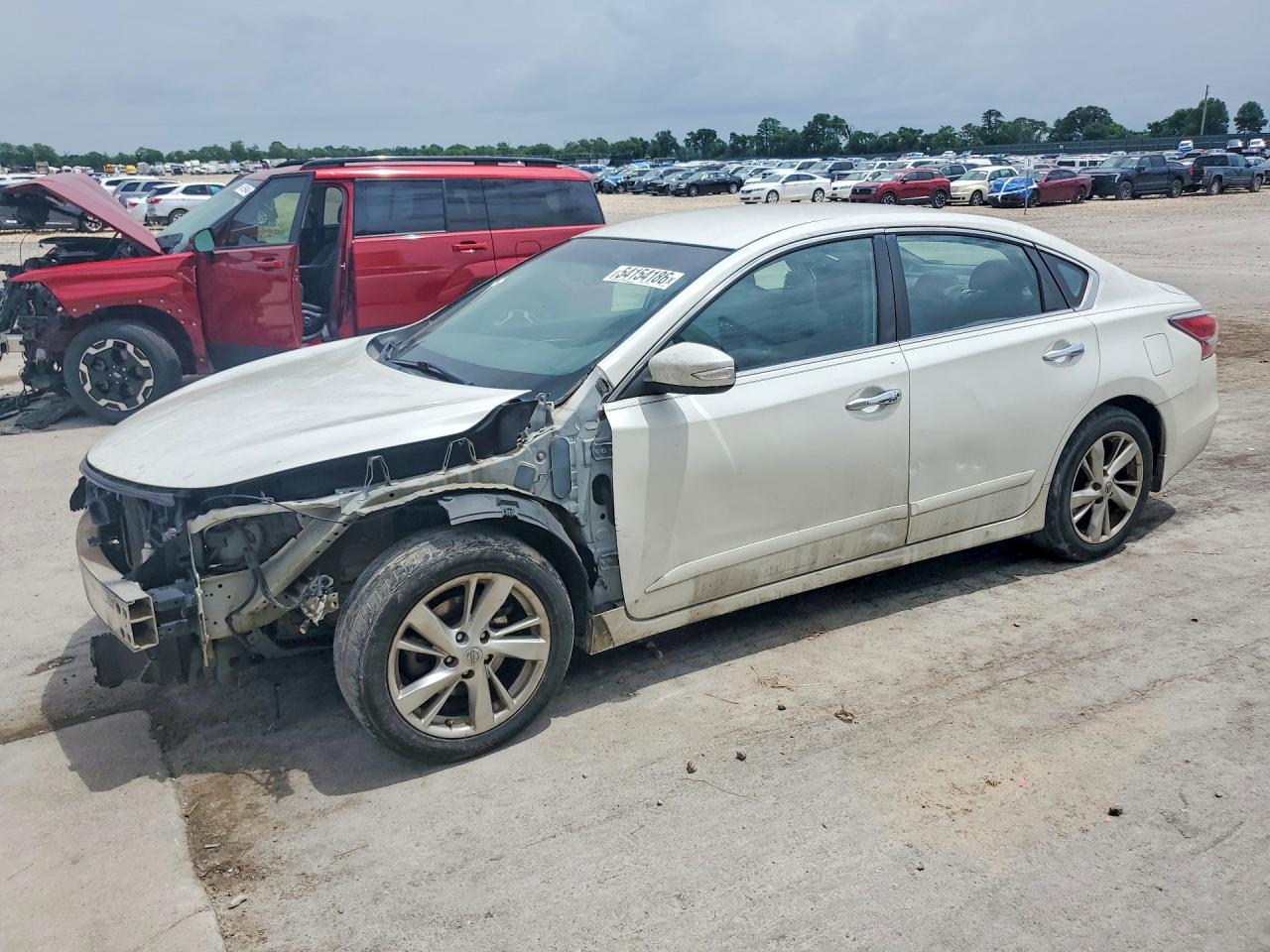 Salvage Nissan Altima Image