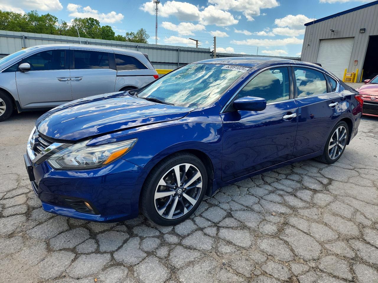 Salvage Nissan Altima Image