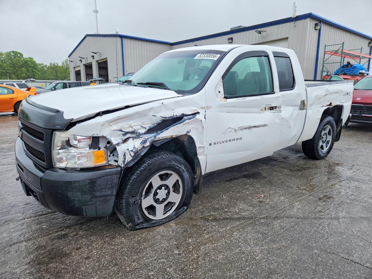 Salvage Chevrolet Silverado Image