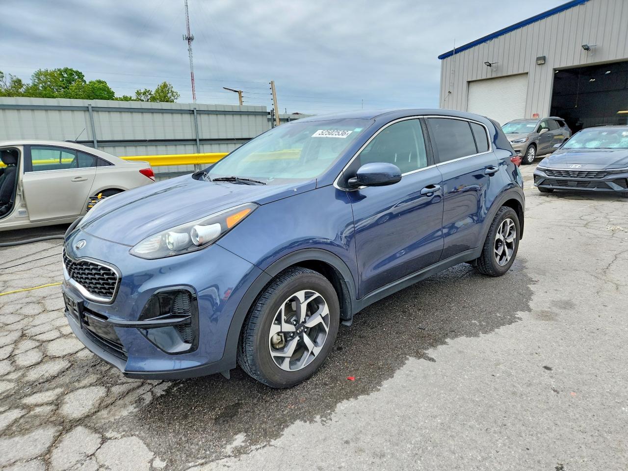 Salvage Kia Sportage Image