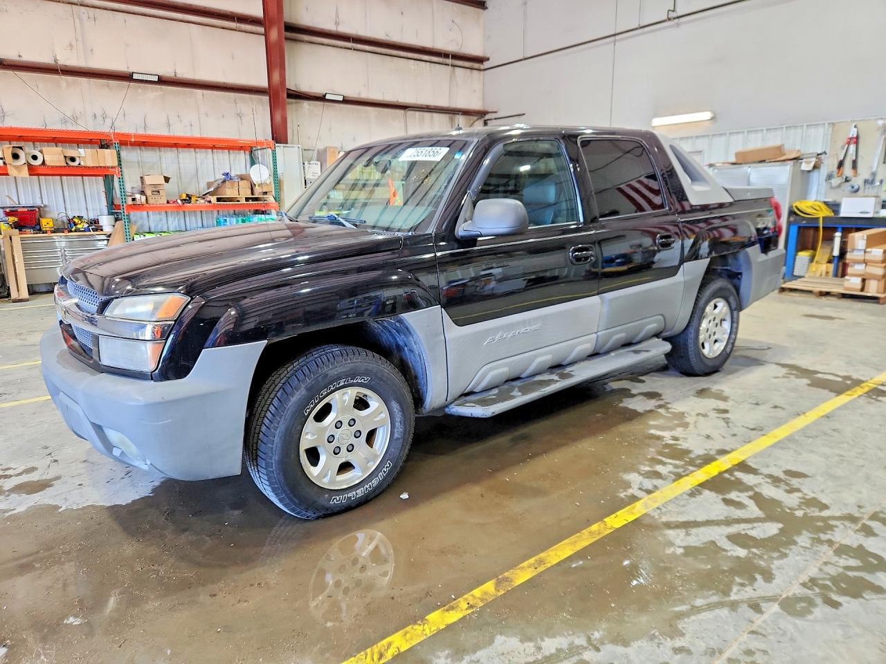 Salvage Chevrolet Avalanche Image
