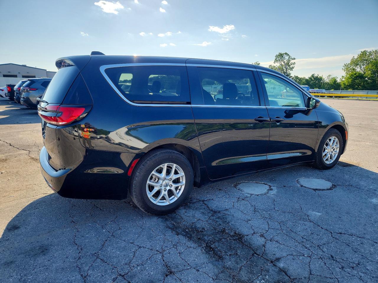 Chrysler Pacifica Touring L