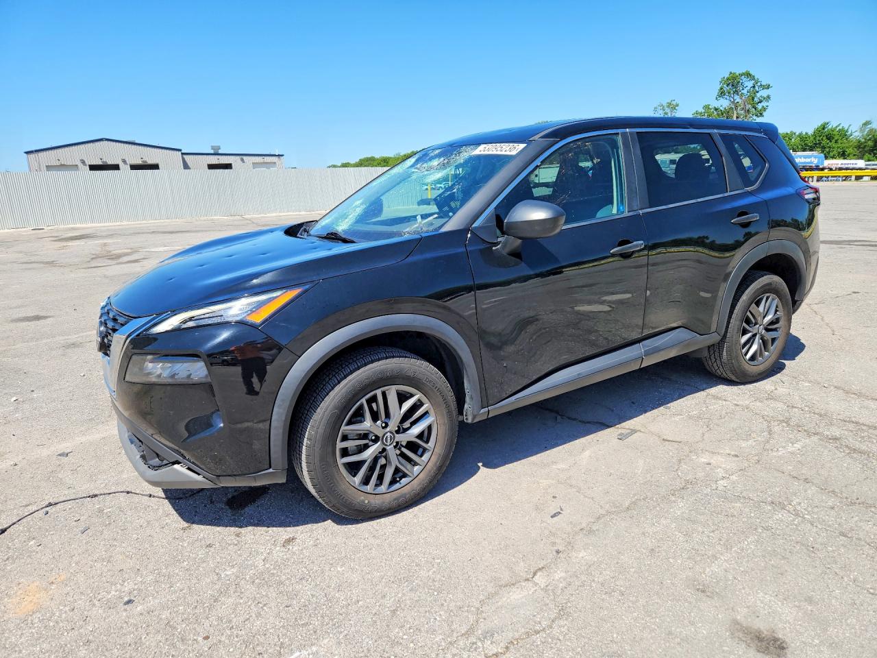 Salvage Nissan Rogue Image