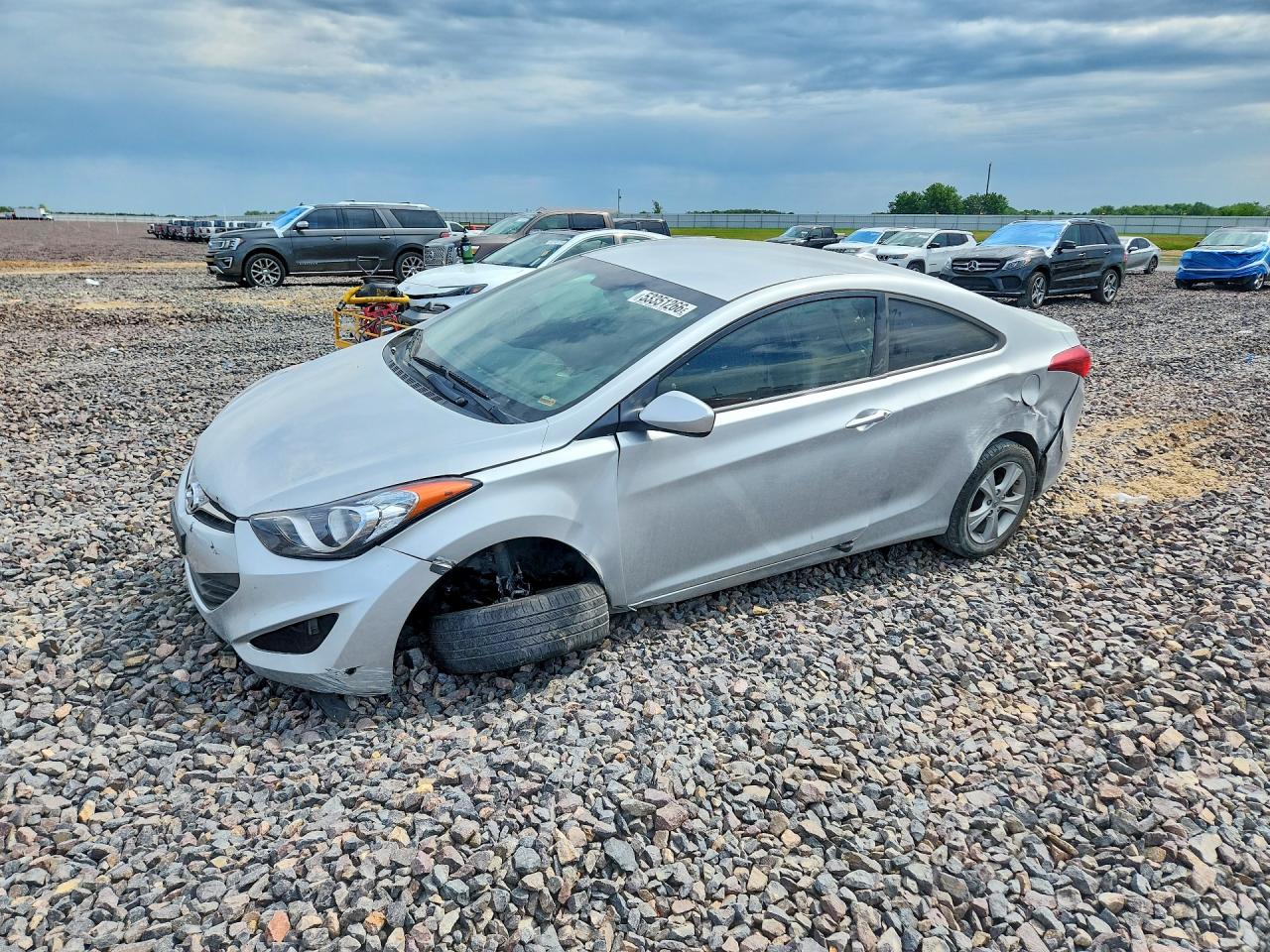 Salvage Hyundai ELANTRA Image