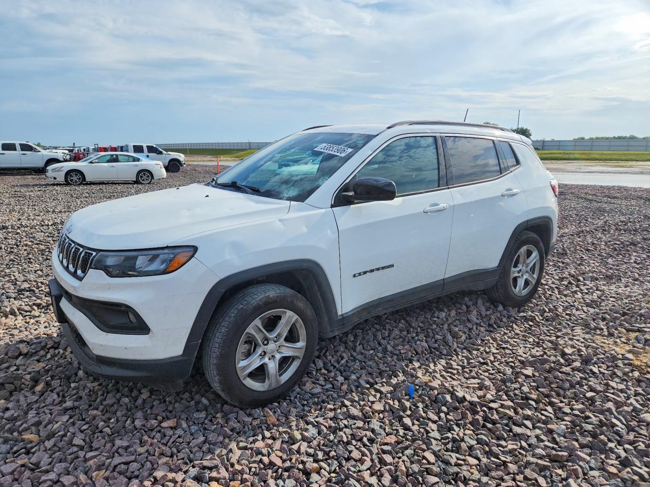 Salvage Jeep Compass Image