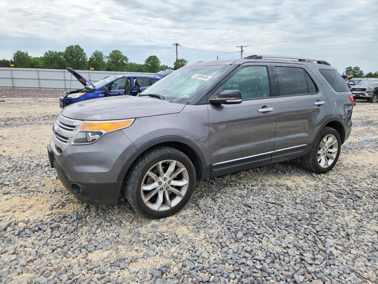 Salvage Ford Explorer Image
