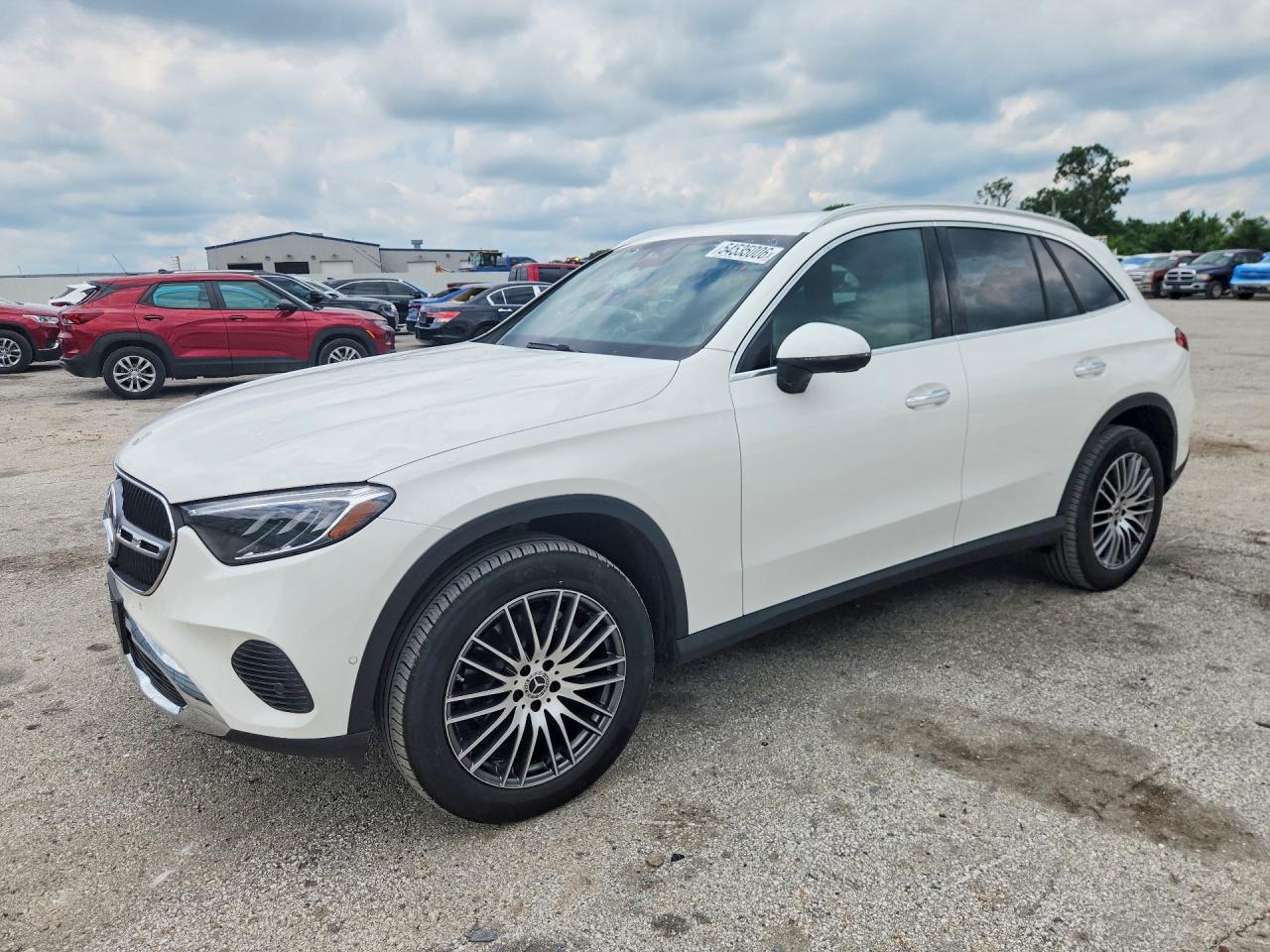 Salvage Mercedes-Benz GLC Image