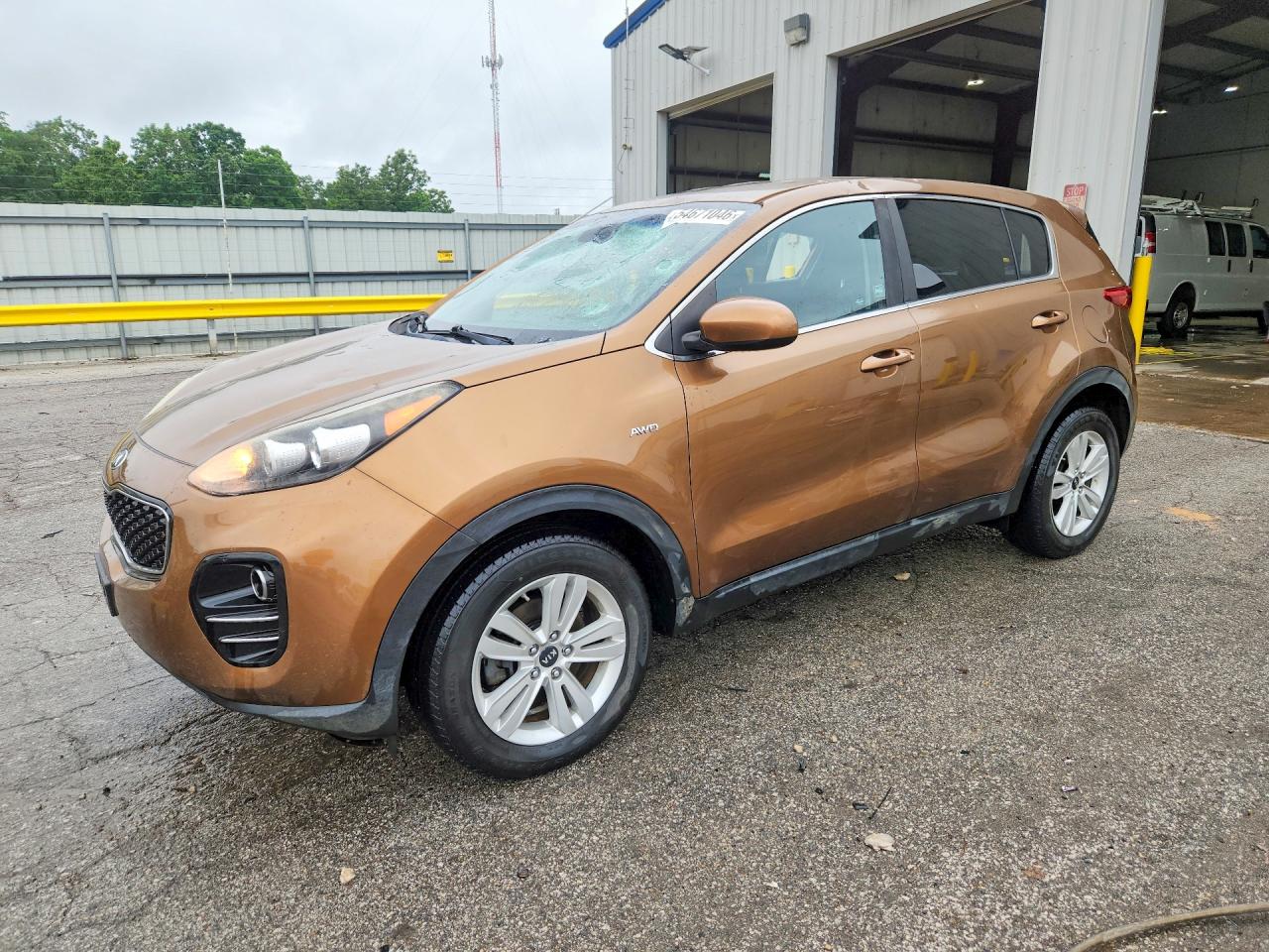 Salvage Kia Sportage Image
