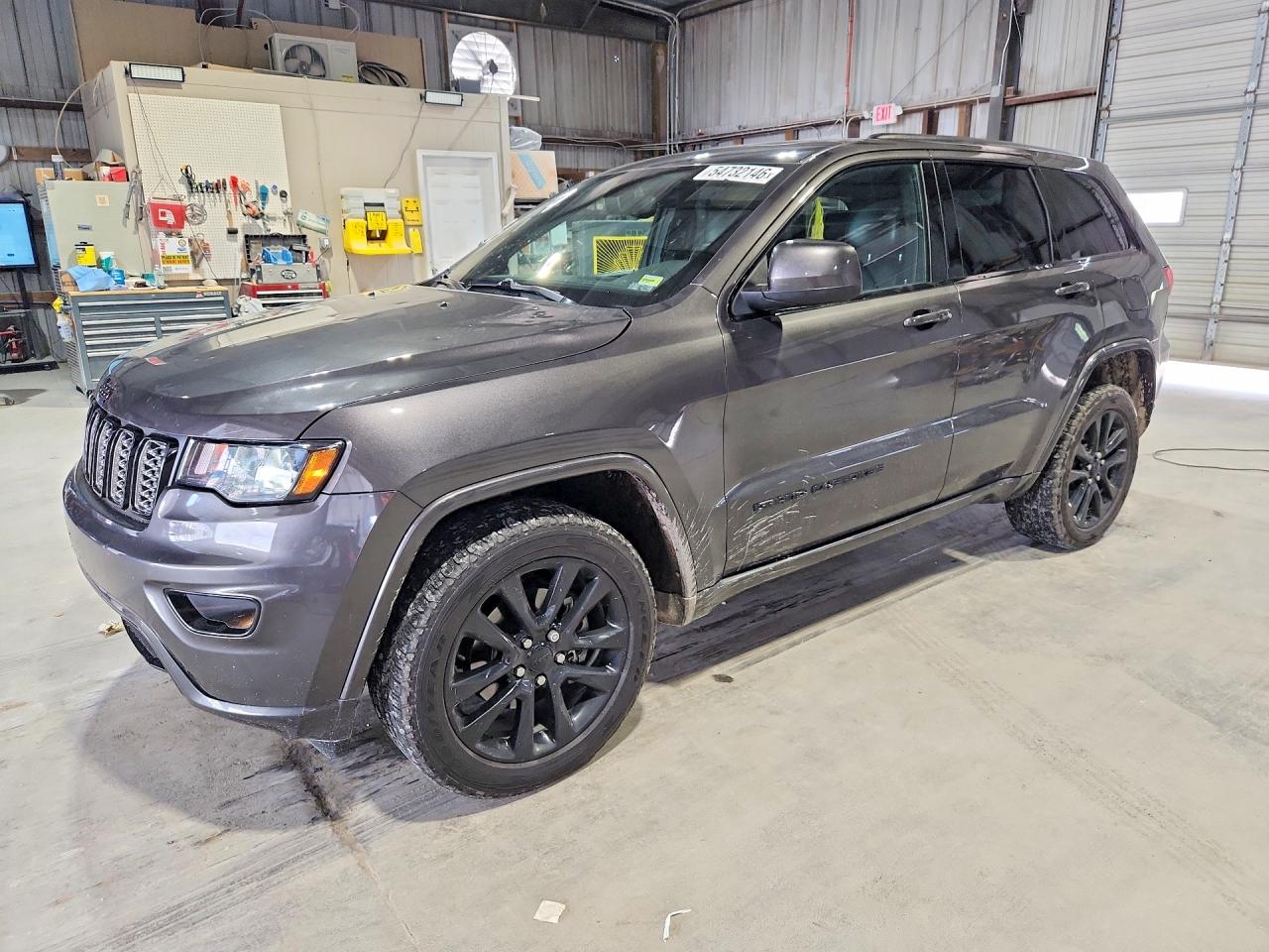 Salvage Jeep Cherokee Image