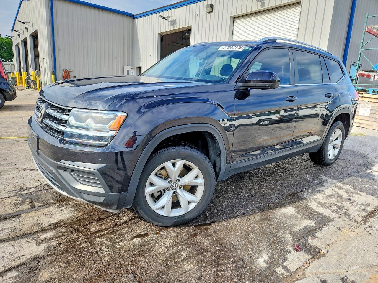 Salvage Volkswagen Atlas Image