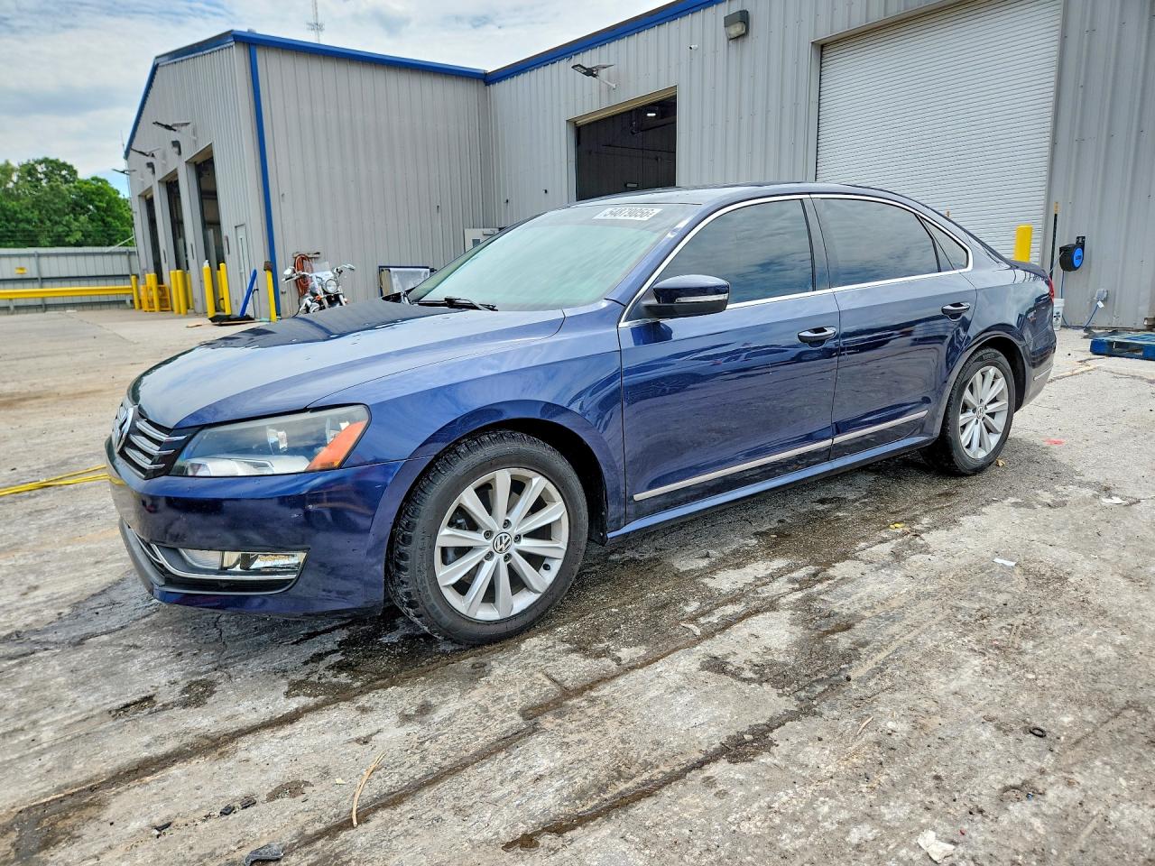 Salvage Volkswagen Passat Image