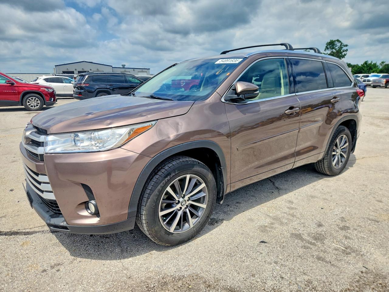 Salvage Toyota Highlander Image