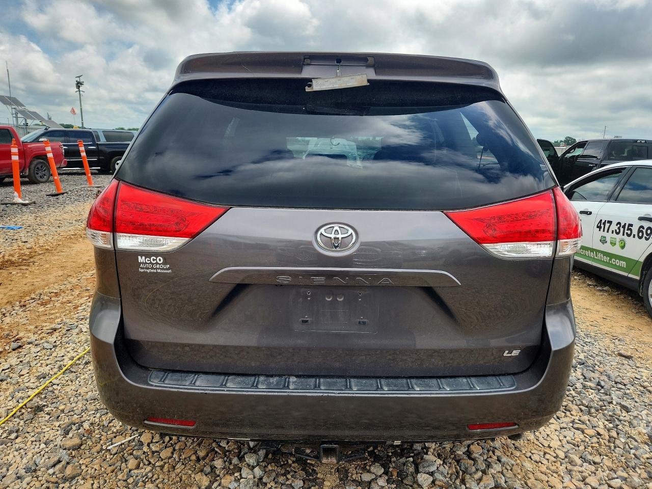 Toyota Sienna Le