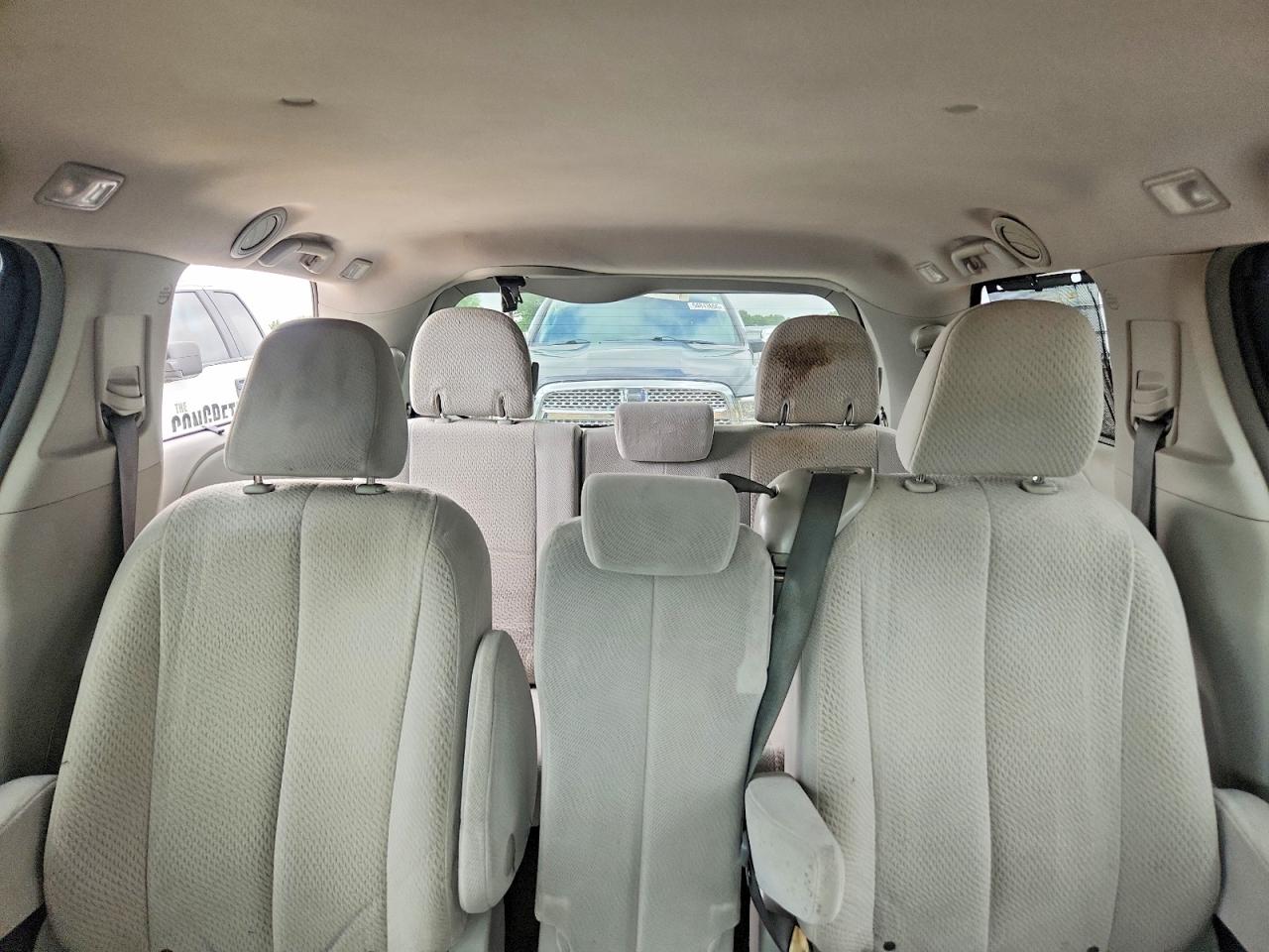 Toyota Sienna Le